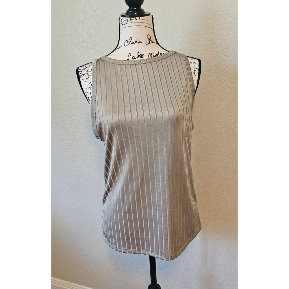 Taupe sleeveless stripe texture top, size 10